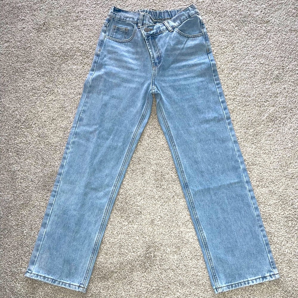 NWOT Teen girls straight leg jeans (size 12-13)